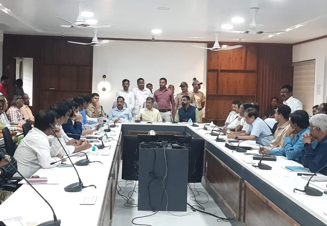 प्रकल्पग्रस्तांचे प्रश्न सोडविण्यासाठी विशेष शिबीरांचे आयोजन करा पालकमंत्री शंभूराज देसाई