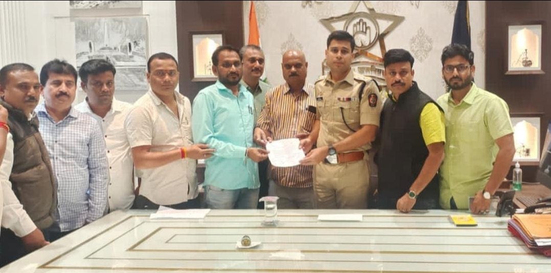 पत्रकार सुजित आंबेकर यांना वारंवार येणाऱ्या धमक्या प्रकरणी पोलिस अधीक्षक यांना पत्रकारांनी दिले निवेदन