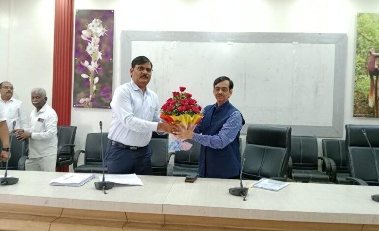 लोकसेवा हमी कायद्याच्या प्रभावी अंमलबजावणीसाठी सर्व यंत्रणांनी काम करावे  –  राज्य आयुक्त दिलीप शिंदे