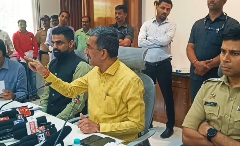 मंत्री शंभूराज देसाई यांच्या पत्रकार परिषदांवर बहिष्कार मराठी पत्रकार परिषदेचा निर्णय : सर्व संघटना सामील