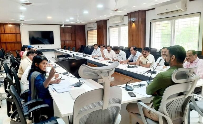 स्व. यशवंतराव चव्हाण कृषि औद्योगिक व पशुपक्षी प्रदर्शनामध्ये नैसर्गिक शेती व बांबू लागवडीची प्राधान्याने माहिती द्यावी – जिल्हाधिकारी जितेंद्र डुडी