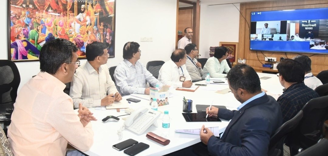 मुख्यमंत्री एकनाथ शिंदे यांच्या सूचनेनुसार सांगली जिल्ह्यासाठी तातडीने कोयना धरणातील दोन टीएमसी पाणी सोडण्याचा निर्णय