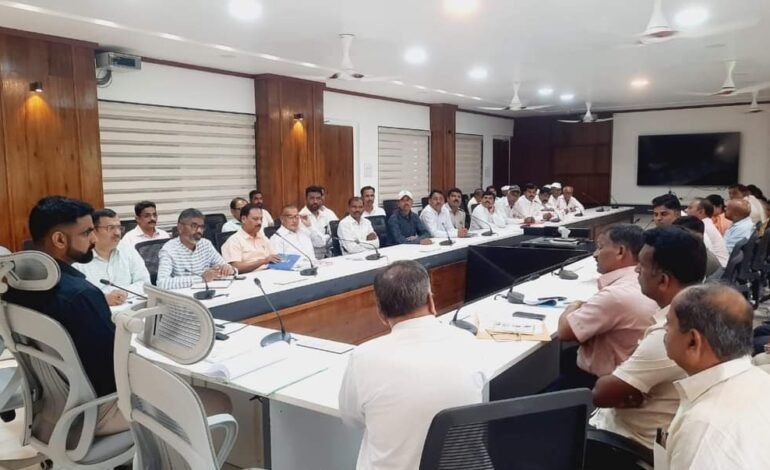 वैशिष्ट्यपूर्ण कृषि उत्पन्न घेणाऱ्या गावांना नाविन्यपूर्ण योजनेतून निधी देणार – जिल्हाधिकारी जितेंद्र डुडी