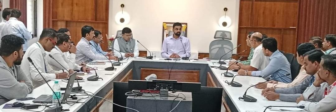 जिल्हास्तरीय बँकर्स समितीची बैठक संपन्न जिल्हाधिकारी जितेंद्र डुडी यांच्याकडून विविध योजनांच्या प्रगतीचा आढावा