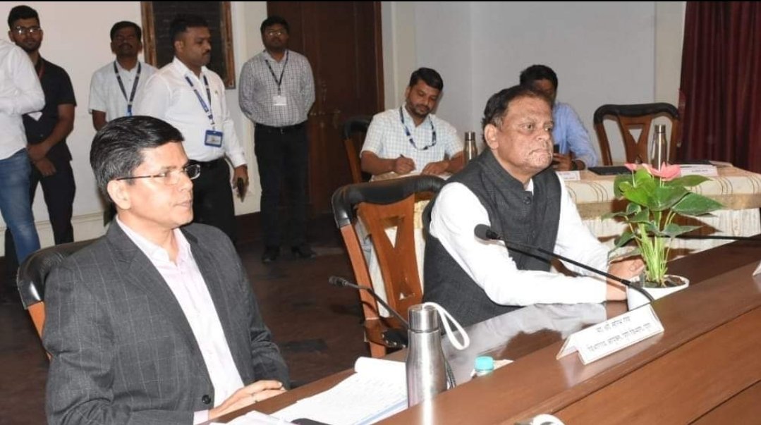 न्या.शिंदे समितीच्या आढावा बैठकीत जात नोंदींच्या पुराव्याबाबत सविस्तर चर्चा