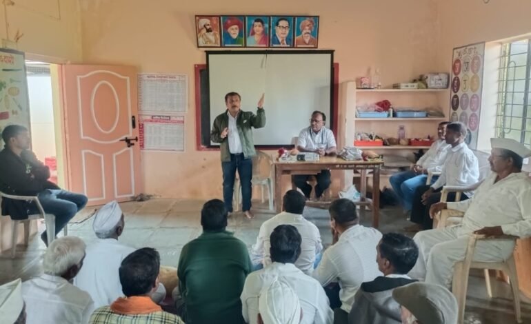 कुसगाव येथील प्राथमिक शाळेला अक्सीस इंडिया चॅरिटेबल फाउंडेशन तर्फे ई लर्निंग प्रोजेक्ट भेट