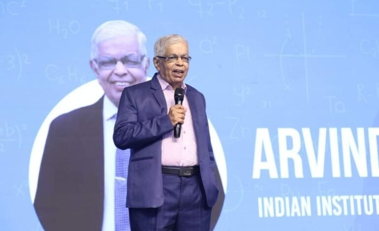 राष्ट्रीय बाल वैज्ञानिक प्रदर्शनात वैज्ञानिक डॉ. अरविंद नातू यांचे व्याख्यान संपन्न