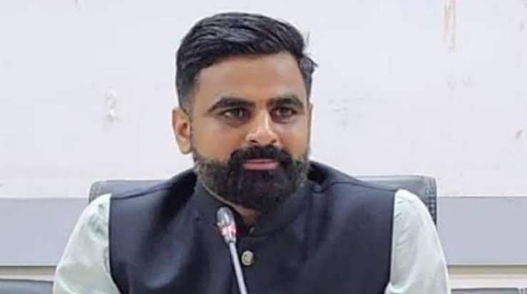 दुष्काळी स्थितीच्या उपाययोजनांचा जिल्हाधिकारी डुडी यांनी घेतला आढावा