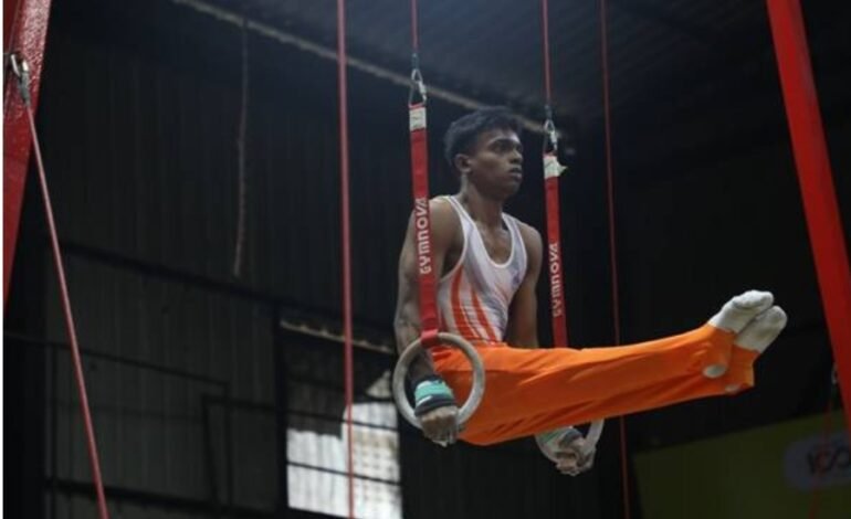 खेलो इंडिया युवा क्रीडा स्पर्धा 2023 मध्ये महाराष्ट्राचा जिम्नॅस्टिक्सपटू आर्यन दवांडेने मुलांच्या आर्टिस्टिक ऑल-राऊंड प्रकारात पटकावले सुवर्णपदक