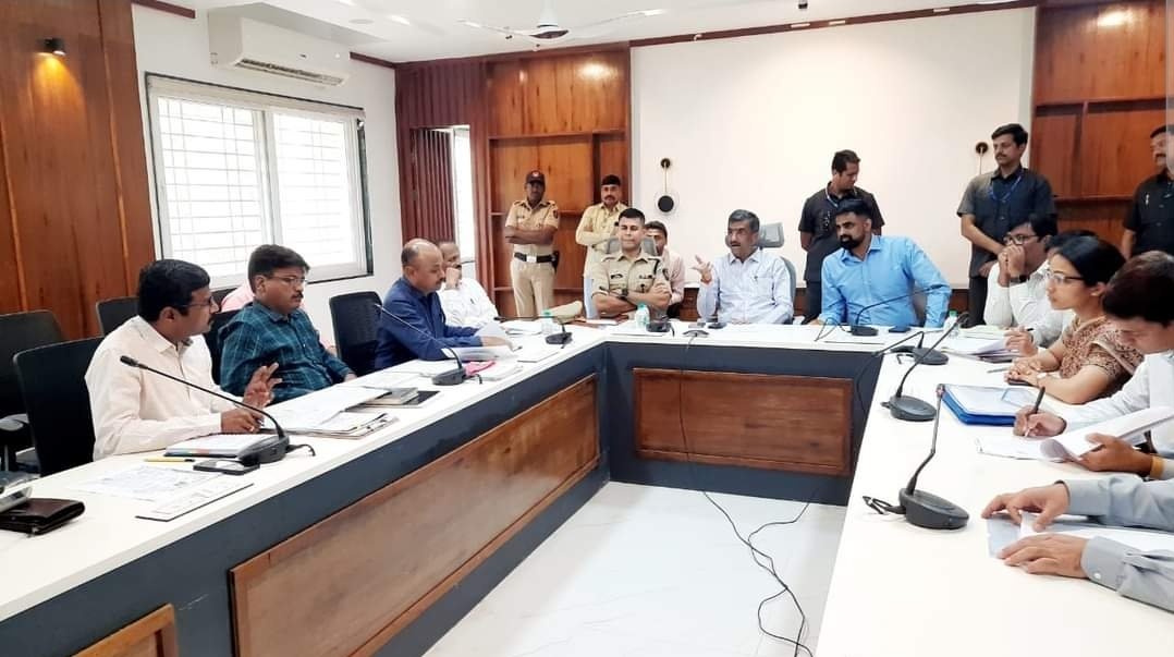 कराड विमानतळाचे विस्तारीकरण व नाईट लँडींगची कामे वर्षभरात पूर्ण करण्यास प्राधान्य – पालकमंत्री शंभुराज देसाई