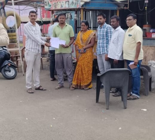 वाई पंचायत समितीच्या भरारी पथकाकडून प्लास्टिक वापर करणाऱ्या व कचरा उघड्यावर फेकणाऱ्या व्यक्तींवर धडक कारवाई