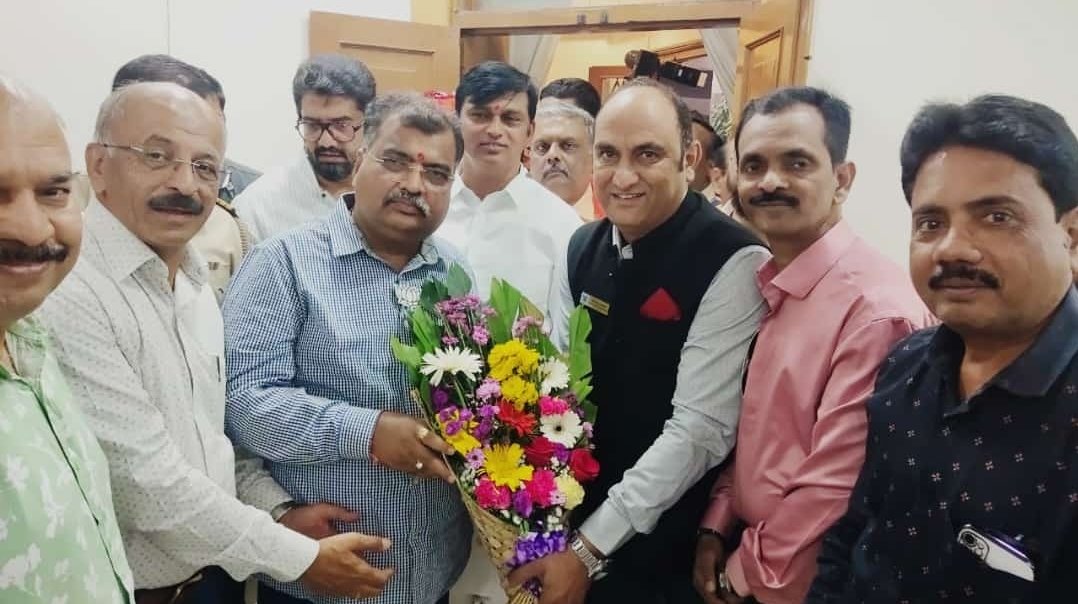 सातारा बिल्डर्स असोसिएशनच्या शिष्टमंडळाची बांधकाममंत्री ना.रवींद्र चव्हाण यांच्यासोबत मुंबई येथे बैठक