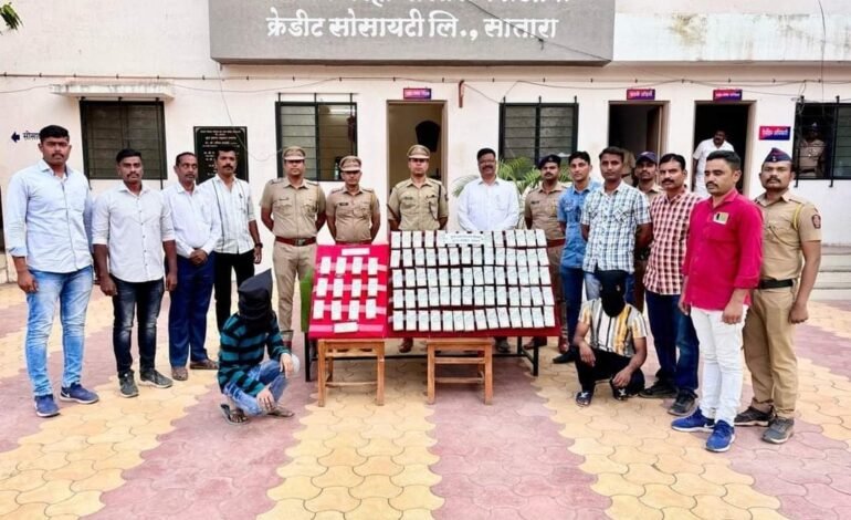 बोपेगाव ता. वाई येथील कोहिनूर हॉटेल समोर पार्क केलेल्या ट्रॅव्हल्स मधून बॅगलिफटींग करणा-या २ आरोपीना रायबरेली राज्य – उत्तरप्रदेश येथून अटक