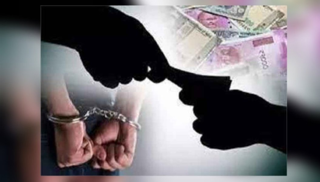 दीड लाख रुपयाची लाच स्वीकारल्याप्रकरणी सीजीएसटी सहाय्यक आयुक्त आणि निरीक्षकासह दोन आरोपींना सीबीआयकडून अटक