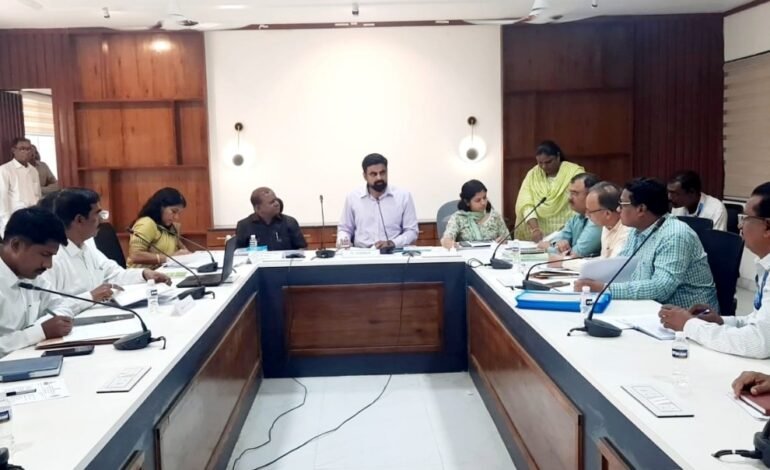 सातारा जिल्ह्यात सेंद्रीय शेतीला गती द्या – जिल्हाधिकारी जितेंद्र डुडी