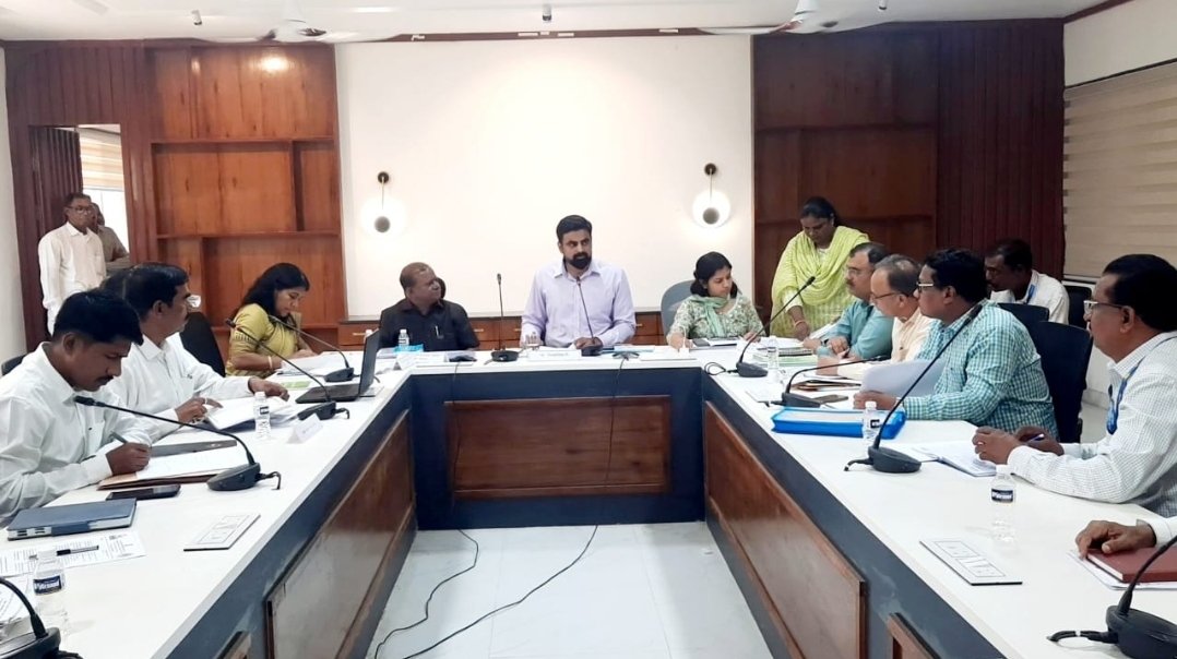 सातारा जिल्ह्यात सेंद्रीय शेतीला गती द्या – जिल्हाधिकारी जितेंद्र डुडी