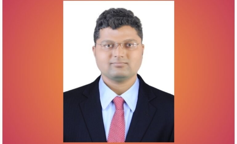 आकाशने घातली आकाशाला गवसणी सर्वसामान्य कुटुंबातील मुलगा झाला IFS अधिकारी