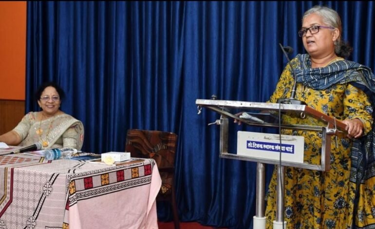 लोकमान्य टिळक संस्था संचालित १०८ व्या वसंत व्याख्यानमालेच्या तेराव्या पुष्पात ‘प्रश्न स्त्रियांचे’ या विषयावर मार्गदर्शन