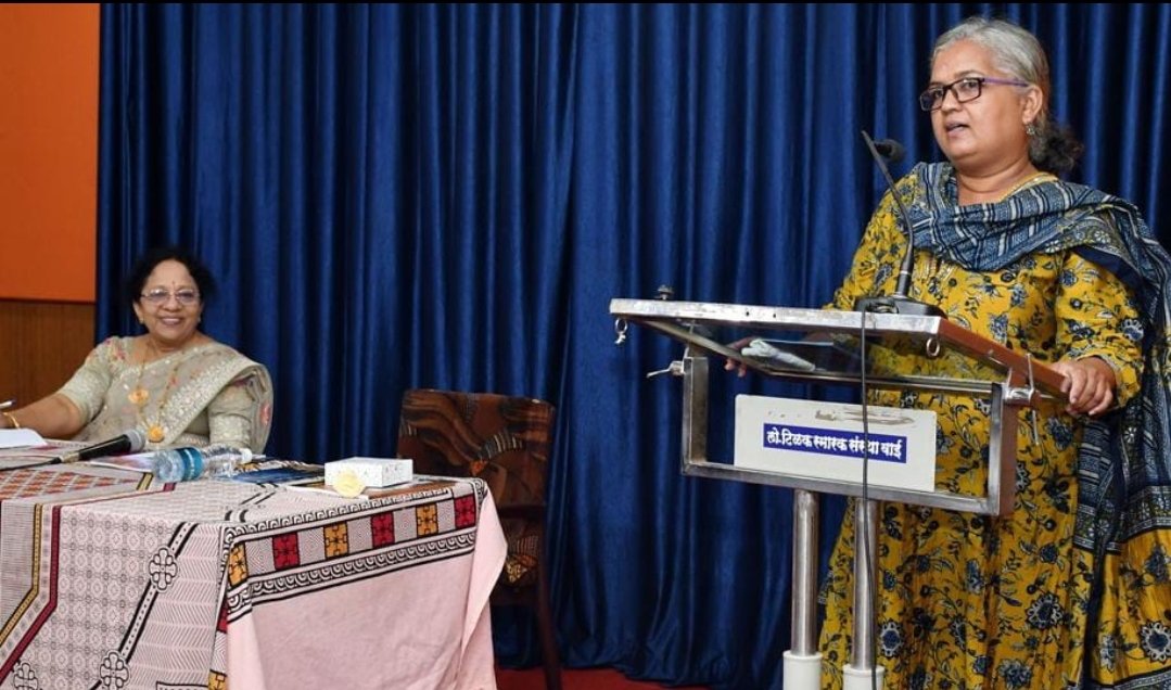 लोकमान्य टिळक संस्था संचालित १०८ व्या वसंत व्याख्यानमालेच्या तेराव्या पुष्पात ‘प्रश्न स्त्रियांचे’ या विषयावर मार्गदर्शन