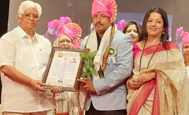 सचिन सावंत यांना प्राइड ऑफ इंडिया भास्कर ॲवॉर्ड प्रदान