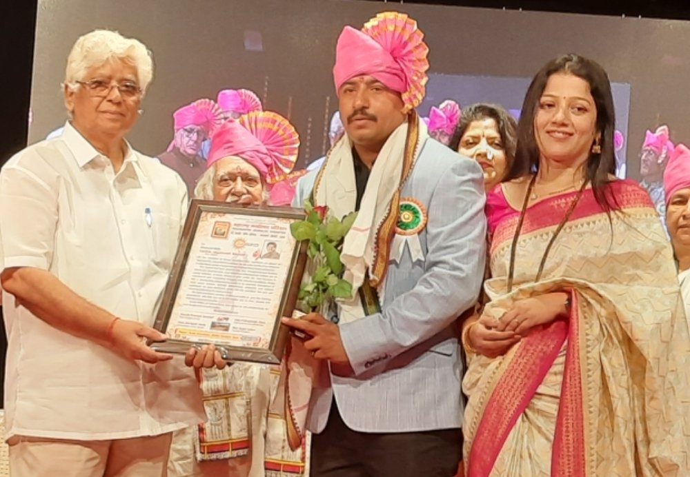सचिन सावंत यांना प्राइड ऑफ इंडिया भास्कर ॲवॉर्ड प्रदान