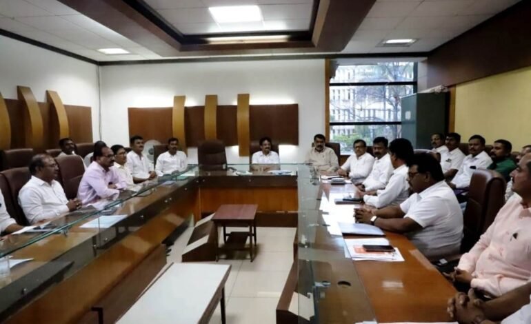 सातारा जिल्ह्यातील सर्व साखर कारखान्यांसाठी ऊस तोडणी, वाहतूक व कमिशनचे  दरपत्रक निश्चित