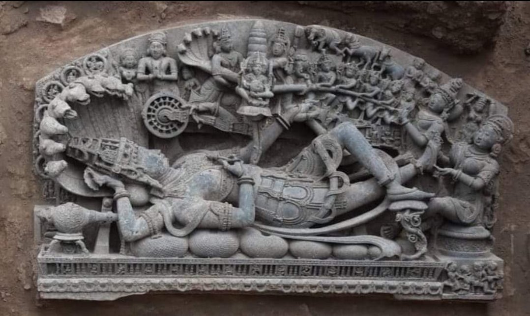 सिंदखेडराजा येथील समाधी स्थळाजवळ केलेल्या उत्खननात सापडली श्री पद्मनाभ शेषशायी भगवान लक्ष्मीकांत विष्णूची मूर्ती..