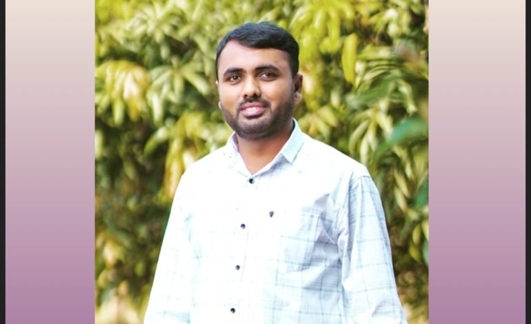 सोसायटी सचिवाचा मुलगा झाला C A …