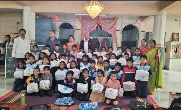 झवेरी सेठना यांच्याकडून वाई तालुक्यातील पश्चिम भागातील शालेय विद्यार्थ्यांना दातृत्वाची तपपुर्ती.