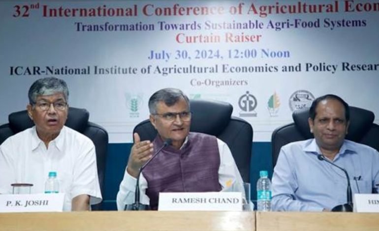 प्रा.रमेश चंद यांनी नवी दिल्ली येथे 02 ते 07 ऑगस्ट 2024 दरम्यान होणाऱ्या कृषी अर्थशास्त्रज्ञांच्या 32 व्या आंतरराष्ट्रीय परिषदेच्या पार्श्वभूमीवर पत्रकारांना केले संबोधित