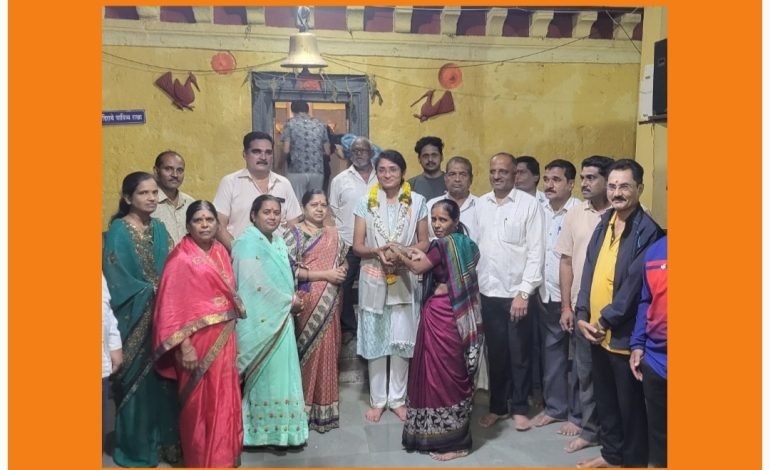 PSI पदाच्या निवडीने भुईंजच्या शिरपेचात मानाचा तुरा रोवणाऱ्या भुईंज येथील कु.तेजल उदयसिंह भोसले हिचा श्री महालक्ष्मी देवस्थान कमिटीच्यावतीने सत्कार