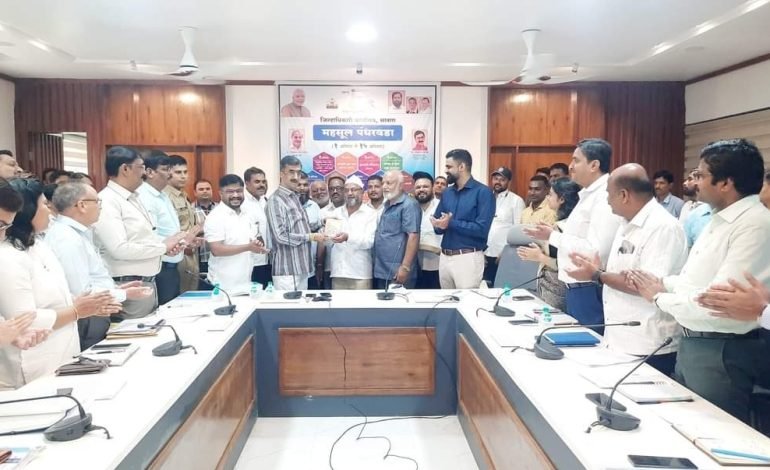 महाबळेश्वर येथे छत्रपती शिवाजी महाराजांचा दिमाखदार पूर्णाकृती पुतळा त्वरीत बसवावा – पालकमंत्री शंभूराज देसाई