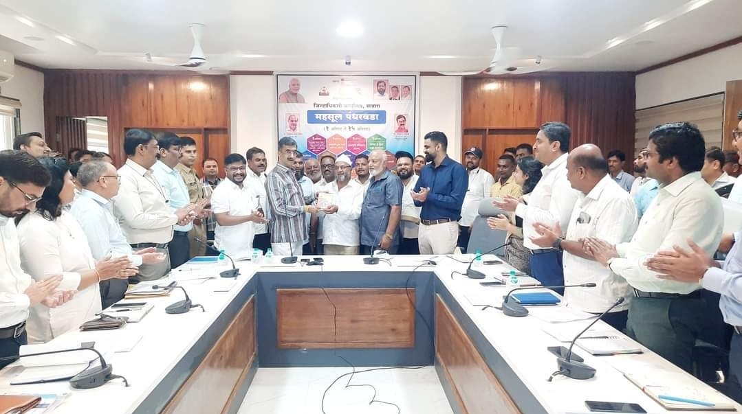 महाबळेश्वर येथे छत्रपती शिवाजी महाराजांचा दिमाखदार पूर्णाकृती पुतळा त्वरीत बसवावा – पालकमंत्री शंभूराज देसाई