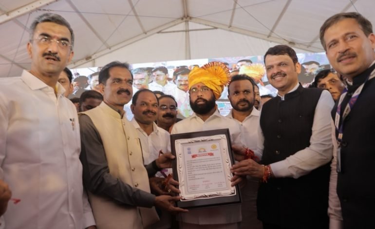 मुख्यमंत्री एकनाथ शिंदे यांच्या हस्ते राज्यातील पहिले सौरग्राम मान्याचीवाडीतील सौर ऊर्जीकरणाचे लोकार्पण