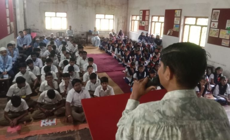 जिजाऊ शैक्षणिक व सामाजिक संस्थेच्या विद्यमाने सैतवडे येथील दि मॉडेल इंग्लिश स्कुलमध्ये गणित विषयाची विशेष कार्यशाळा संपन्न