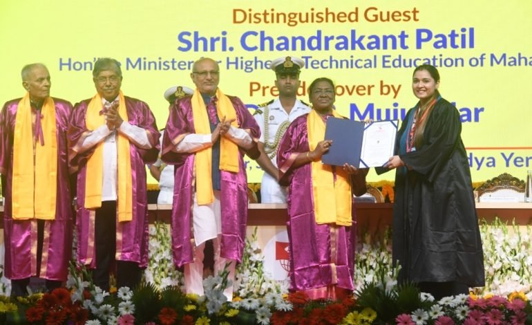 राष्ट्रपती द्रौपदी मुर्मू यांच्या उपस्थितीत सिम्बायोसिस इंटर नॅशनलचा 21 वा दीक्षांत समारंभ संपन्न