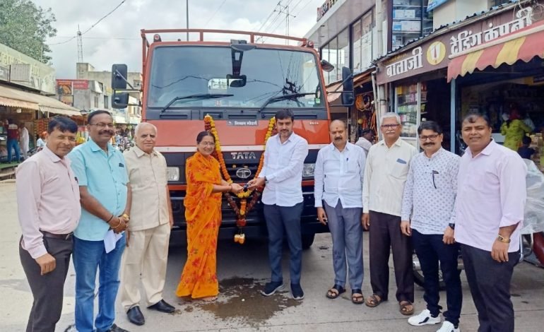 वाई अर्बन बँकेच्यावतीने सुरू असणाऱ्या विविध प्रकारच्या कर्ज योजनांचा फायदा घ्यावा – अनिल देव