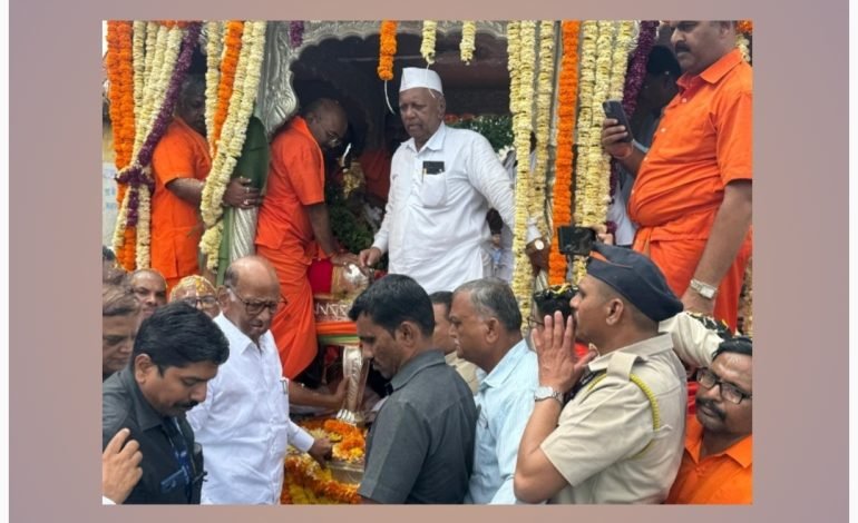 सद्गुरु नारायण महाराज यांच्यावर हजारो भाविकांच्या उपस्थितीत अंत्यसंस्कार