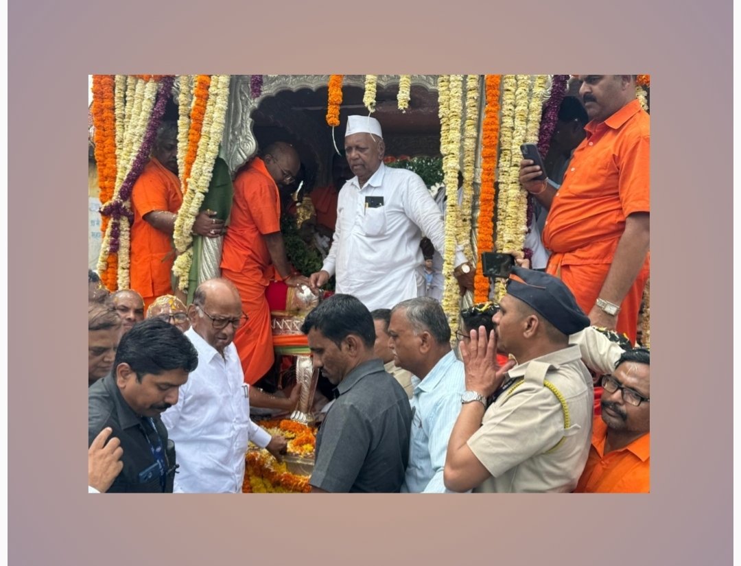 सद्गुरु नारायण महाराज यांच्यावर हजारो भाविकांच्या उपस्थितीत अंत्यसंस्कार