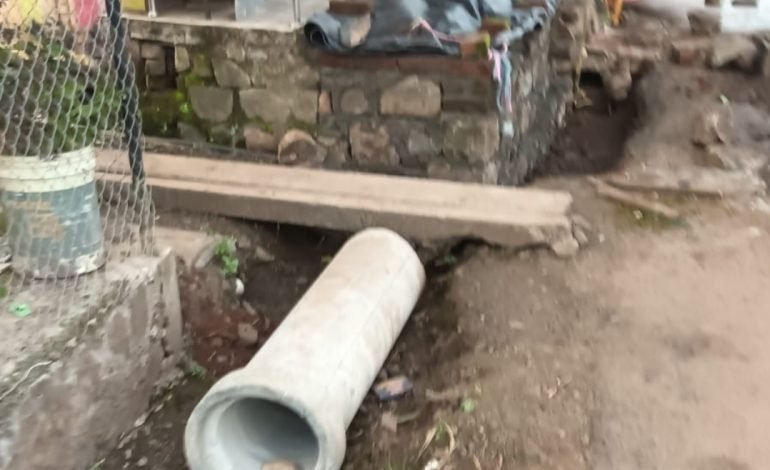 सार्वजनिक जागेत अतिक्रमण करणाऱ्यावर कारवाई करावी