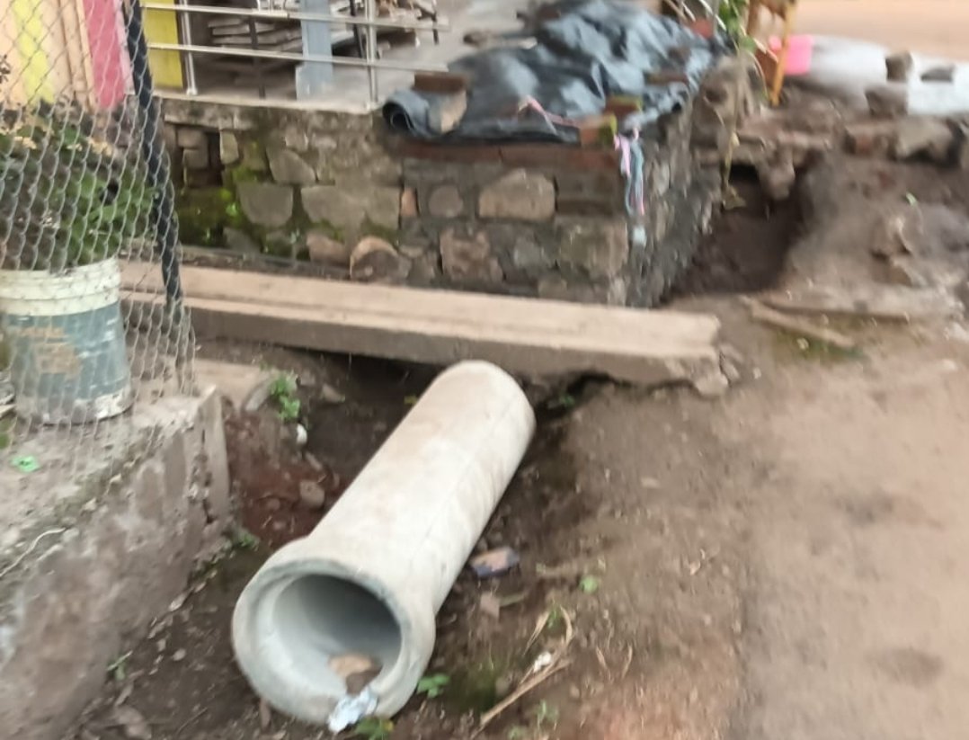 सार्वजनिक जागेत अतिक्रमण करणाऱ्यावर कारवाई करावी