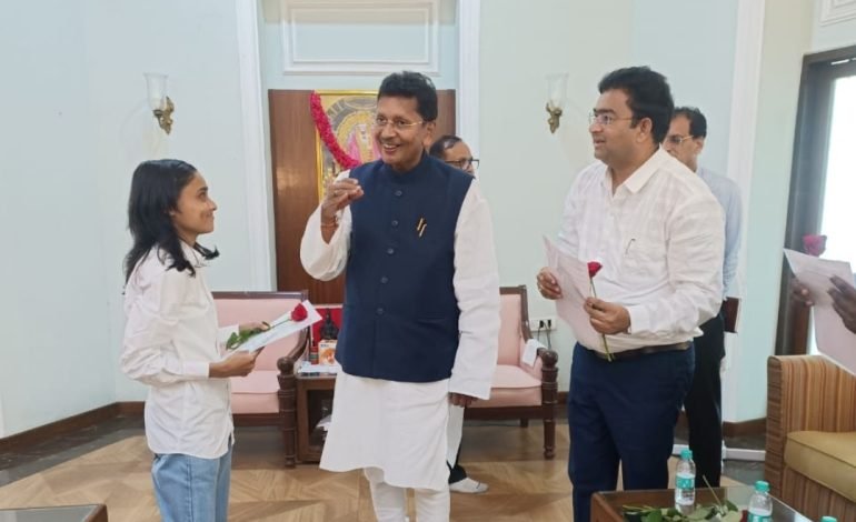 खडतर परिश्रम व स्पर्धा परीक्षेतून सुजाता वरेची वाई विश्वकोष कार्यालयात नियुक्ती