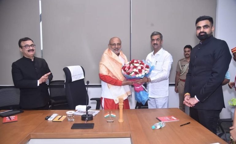 जिल्ह्याच्या सर्वांगीण विकासासाठी उद्योग व पर्यटन क्षेत्राच्या वाढीला विशेष चालना द्या: राज्यपाल सी.पी. राधाकृष्णन