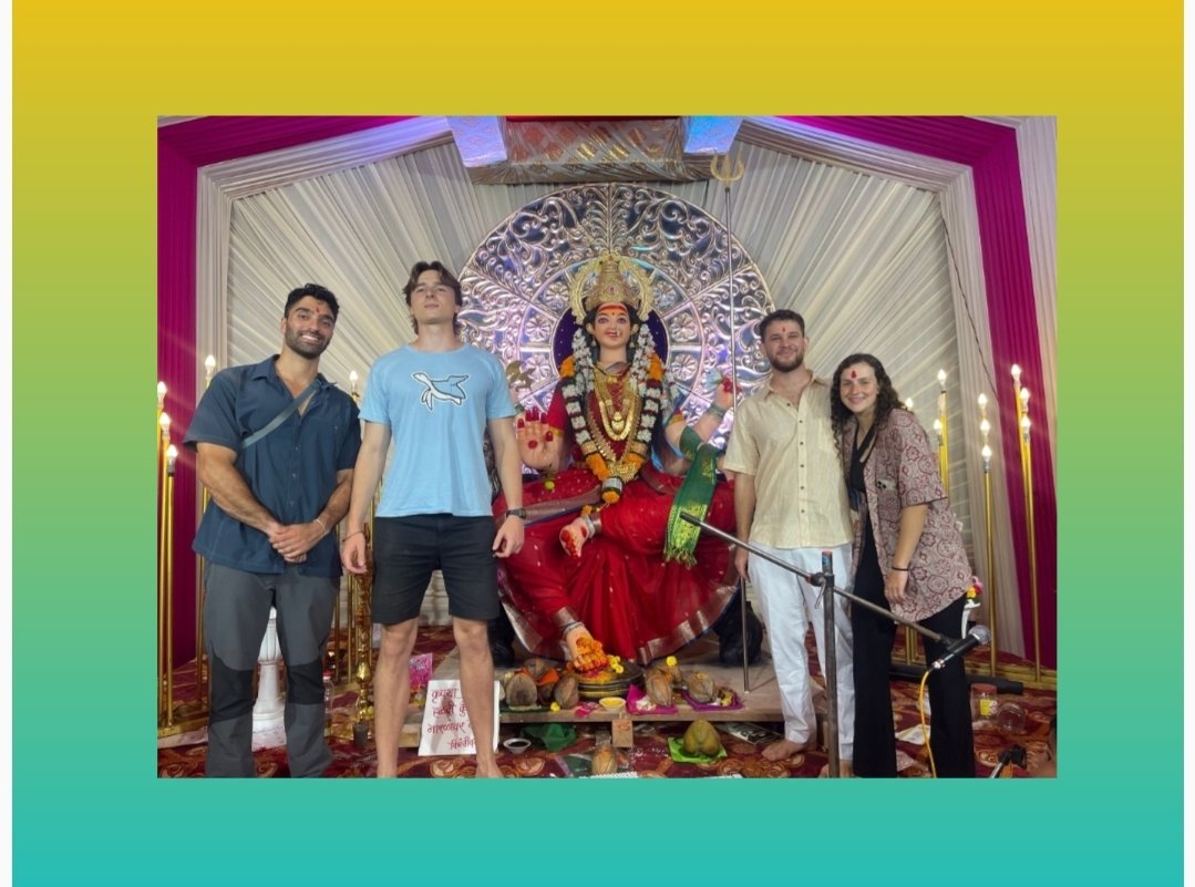 बोरगाव येथील दुर्गादेवीच्या आरतीला इस्राईलचे पाहुणे