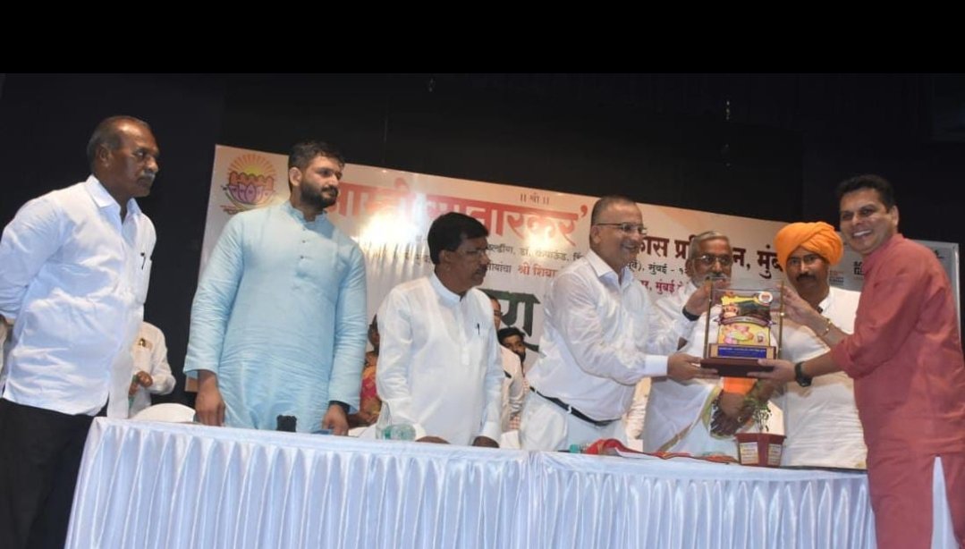 सातारकरांच्या भव्य दसरा मेळाव्यात सातारारत्न अन् साताराभूषण पुरस्कार वितरण