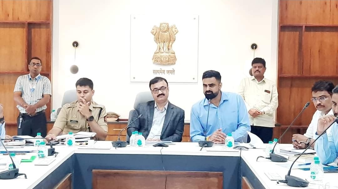 सातारा जिल्हयात आठ मतदार संघात निपक्षपाती व पारदर्शक निवडणुका होण्यासाठी दक्षता घ्या – विभागीय आयुक्त डॉ.चंद्रकांत पुलकुंडवार