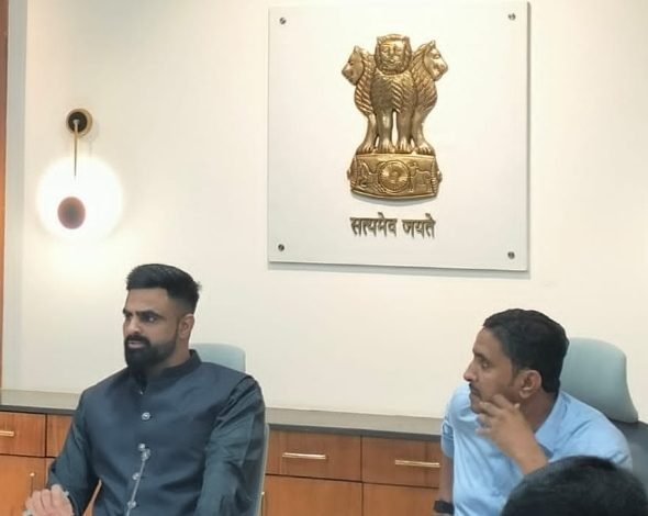 शिवप्रताप दिन मोठ्या उत्साहात साजरा करण्यासाठी सुक्ष्म नियोजन करा – जिल्हाधिकारी जितेंद्र डुडी