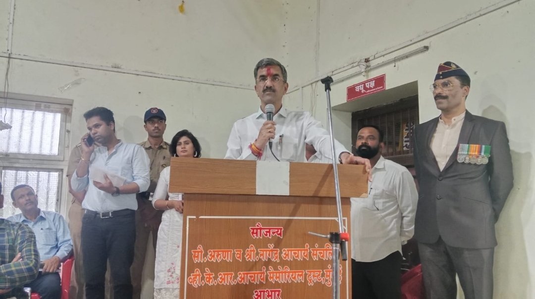 माजी सैनिक कल्याण मंत्री शंभूराज देसाई यांची अपशिंगे (मिलिटरी) गावाला भेट