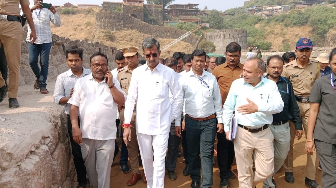 किल्ले प्रतापगड संवर्धन कामाची पर्यटन मंत्री शंभूराज देसाई यांनी केली पाहणी