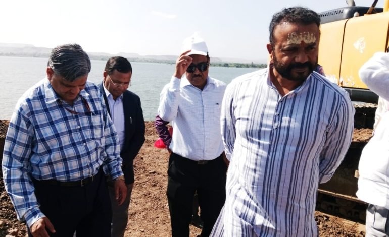 आंधळी उपसा सिंचन योजनेच्या कामाची ग्रामविकास मंत्री जयकुमार गोरे यांच्याकडून पाहणी